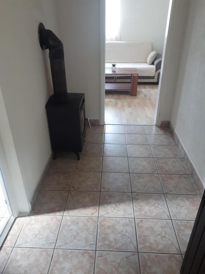 Appartement Apartman Filip à Smoljanac Extérieur photo
