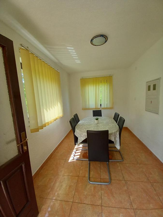 Appartement Apartman Filip à Smoljanac Extérieur photo
