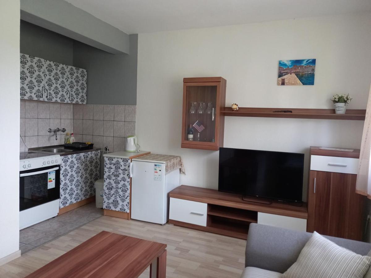 Appartement Apartman Filip à Smoljanac Extérieur photo