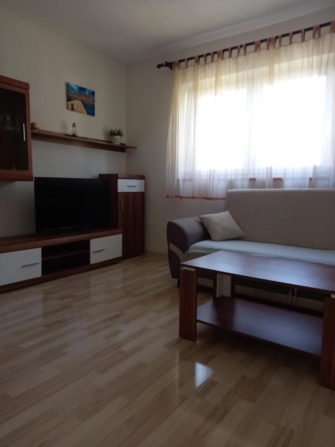 Appartement Apartman Filip à Smoljanac Extérieur photo
