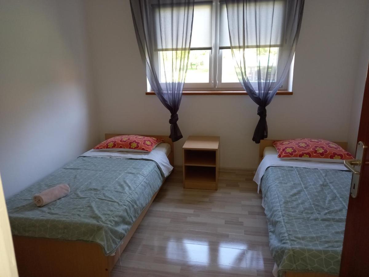 Appartement Apartman Filip à Smoljanac Extérieur photo