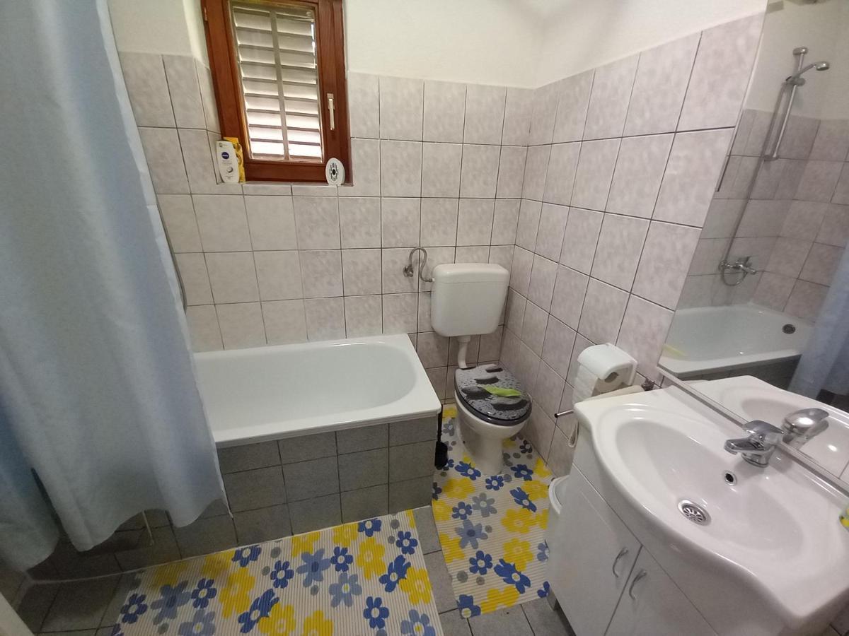 Appartement Apartman Filip à Smoljanac Extérieur photo